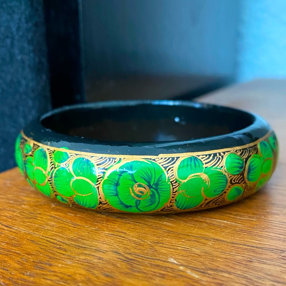 NWT Beautifully Hand Painted Green & Gold Boho Wood Bracelet Bangle